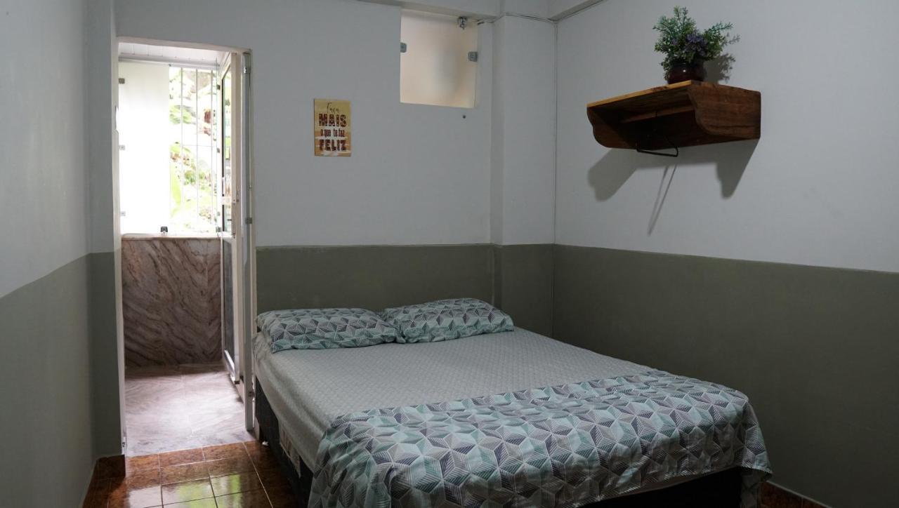 Pousada E Hospedaria Regina Кашуэйру-ди-Итапемирин Экстерьер фото